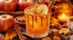 Vous servez encore jus et sodas ? Ce cocktail sans alcool d'automne inspiré d'un dessert va bluffer vos invités